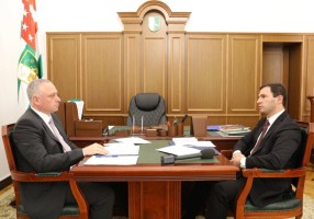 В Сухуме, на улице Лакоба, начались работы по воссозданию дома, где жила семья Первого заместителя Руководителя Администрации Президента РФ, уроженца Абхазии Сергея Кириенко