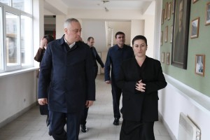 Посещение средней школы №1 и осмотр набережной в Гудауте