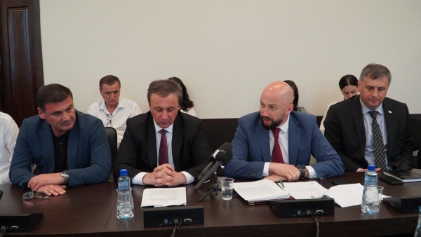 ПРЕДСТАВИТЕЛИ ИСПОЛНИТЕЛЬНОЙ ВЛАСТИ ПРИНЯЛИ УЧАСТИЕ В ОБСУЖДЕНИИ ПРОЕКТА ЗАКОНА «О ЕДИНОМ СОЦИАЛЬНОМ НАЛОГЕ»