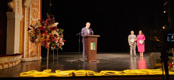 ВИЦЕ-ПРЕЗИДЕНТ БАДРА ГУНБА ПОЗДРАВИЛ СОТРУДНИКОВ МИНИСТЕРСТВА ПРОСВЕЩЕНИЯ С ЮБИЛЕЕМ