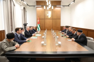 Президент Абхазии Бадра Гунба принял участников первого абхазо-адыгского форума «Наследие во имя будущего братских народов России и Абхазии: Ислам, единство и преемственность в контексте исторических и современных испытаний»