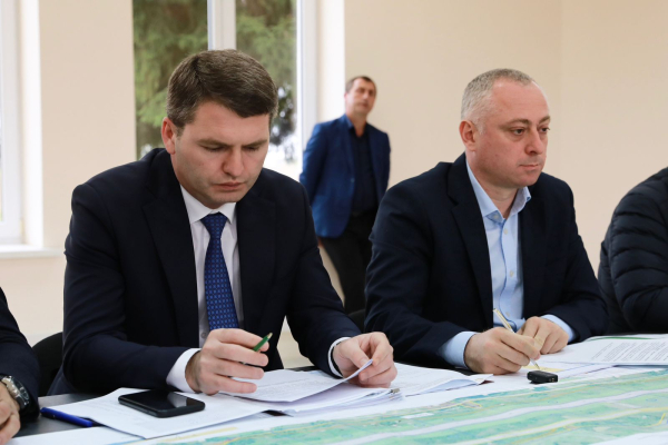 БАДРА ГУНБА ПРОВЕЛ СОВЕЩАНИЕ КООРДИНАЦИОННОГО ШТАБА ПО ВОПРОСАМ РЕКОНСТРУКЦИИ И СТРОИТЕЛЬСТВА АЭРОПОРТА