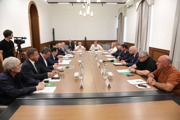 Вице-президент Абхазии Беслан Бигвава провел первое заседание Рабочей группы по совершенствованию проекта Закона Республики Абхазия «О едином социальном налоге», созданной Указом Президента Бадры Гунба 18 августа 2025 года