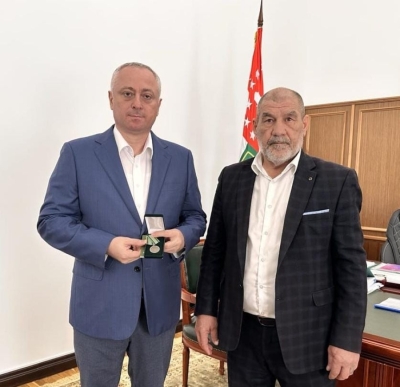 Аԥсны Ахада ианашьоуп Ҟабарда Балҟариа Аԥснытәи хатәгәаԥхаралатәи аибашьцәа реидгыла амедал «Ахьӡ-Аԥша аԥсҭазаара аасҭа еиҳауп»