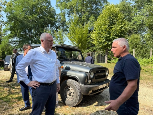 ПРЕЗИДЕНТ ПОСЕТИЛ ВОДОЗАБОР В СЕЛЕ ДУРИПШ ГУДАУТСКОГО РАЙОНА