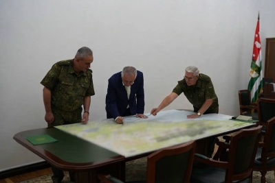 Главнокомандующий Вооруженными силами Республики Абхазия Бадра Гунба сегодня утвердил замысел проведения масштабных оперативно-тактических учений Вооруженных сил, которые пройдут с 12 по 16 октября 2026 года