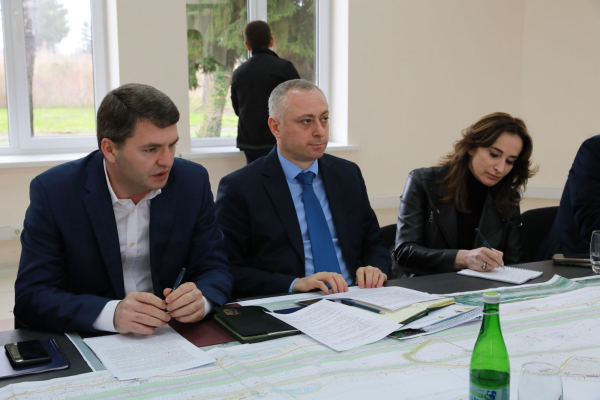 БАДРА ГУНБА ПРОВЕЛ СОВЕЩАНИЕ КООРДИНАЦИОННОГО ШТАБА ПО ВОПРОСАМ РЕКОНСТРУКЦИИ И СТРОИТЕЛЬСТВА МЕЖДУНАРОДНОГО АЭРОПОРТА «СУХУМ» ИМ. В.Г. АРДЗИНБА