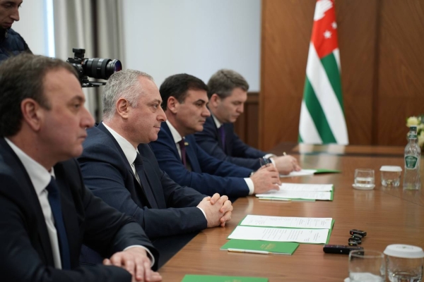 Президент Абхазии Бадра Гунба встретился с министром экономического развития России Максимом Решетниковым