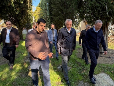 Президент проинспектировал ремонт школы в Цандрипше