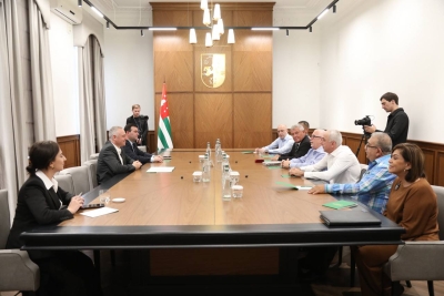 Аԥсны Ахада адомино азы жәларбжьаратәи афедерациақәа рнапхгаҩцәа дырԥылеит