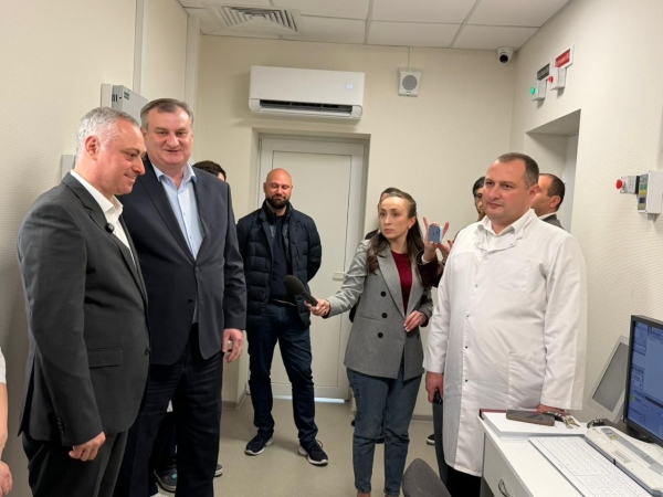 Президент Абхазии Бадра Гунба посетил Республиканскую больницу, где ознакомился с началом работы Республиканского сосудистого центра