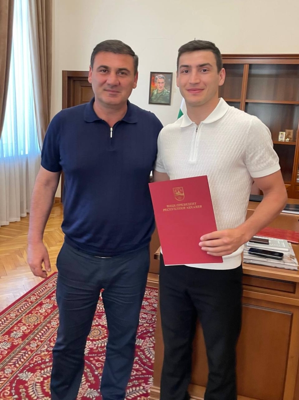 ВИЦЕ-ПРЕЗИДЕНТ АБХАЗИИ БЕСЛАН БИГВАВА ПРИНЯЛ ХАРИТОНА АГРБА