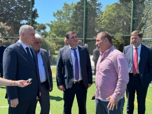 Президент ознакомился с состоянием спортивных объектов в Гудауте