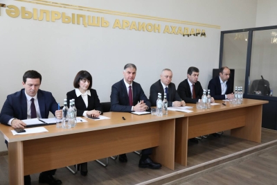 На совещании с активом Гулрыпшского района Президент Бадра Гунба отметил положительные изменения в районе