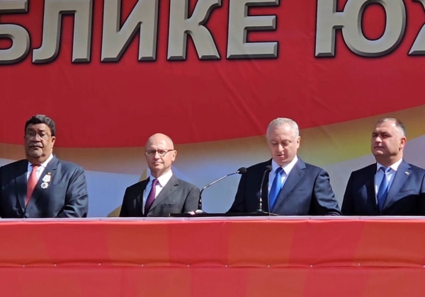 Президент Абхазии Бадра Гунба выступил на параде в честь 35-летия провозглашения Республики Южная Осетия