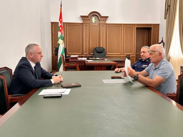 ПРЕЗИДЕНТ ПОРУЧИЛ ВОССТАНОВИТЬ АВИАСООБЩЕНИЕ С СЕЛОМ ПСХУ К СЕНТЯБРЮ