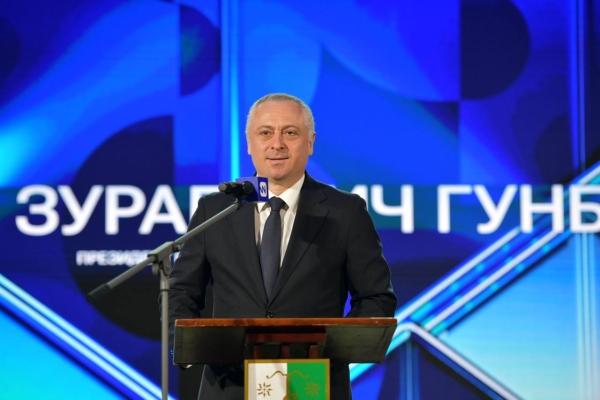 Президент Абхазии Бадра Гунба принял участие в просветительском марафоне «Знание. Первые», площадка которого впервые открылась в Абхазии
