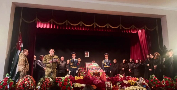 АБЕСАЛОМ КВАРЧИЯ ПРИНЯЛ УЧАСТИЕ В ТРАУРНЫХ МЕРОПРИЯТИЯХ ПО СЛУЧАЮ ГИБЕЛИ БОЙЦА ИНТЕРНАЦИОНАЛЬНОЙ БРИГАДЫ «ПЯТНАШКА» ВЛАДИМИРА ХАРАБУА