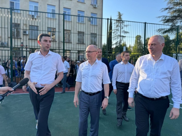 БАДРА ГУНБА И СЕРГЕЙ КИРИЕНКО ПРИНЯЛИ УЧАСТИЕ В ОТКРЫТИИ СПОРТИВНОЙ ПЛОЩАДКИ