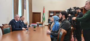 БАДРА ГУНБА ПРИНЯЛ ДЕЛЕГАЦИЮ МИНИСТЕРСТВА КУЛЬТУРЫ ЧЕЧНИ