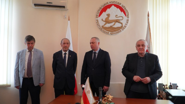 ВИЦЕ-ПРЕЗИДЕНТ БАДРА ГУНБА ПОСЕТИЛ ПОСОЛЬСТВО ЮЖНОЙ ОСЕТИИ В АБХАЗИИ