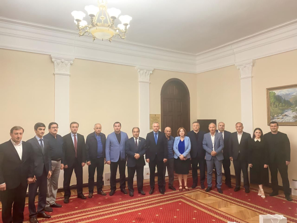 БАДРА ГУНБА ПРОВЕЛ ЗАСЕДАНИЕ ГОСКОМИССИИ ПО ПРОВЕДЕНИЮ ЮБИЛЕЙНЫХ ТОРЖЕСТВЕННЫХ МЕРОПРИЯТИЙ