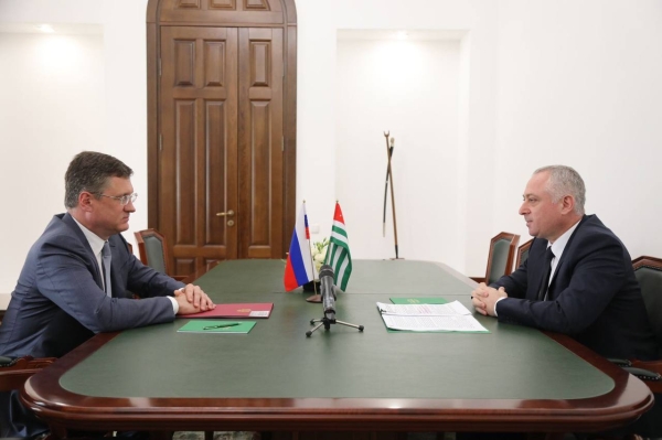 БАДРА ГУНБА ВСТРЕТИЛСЯ С АЛЕКСАНДРОМ НОВАКОМ