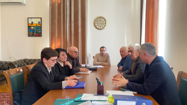 СОВЕЩАНИЕ У ВИЦЕ-ПРЕЗИДЕНТА Б.ГУНБА